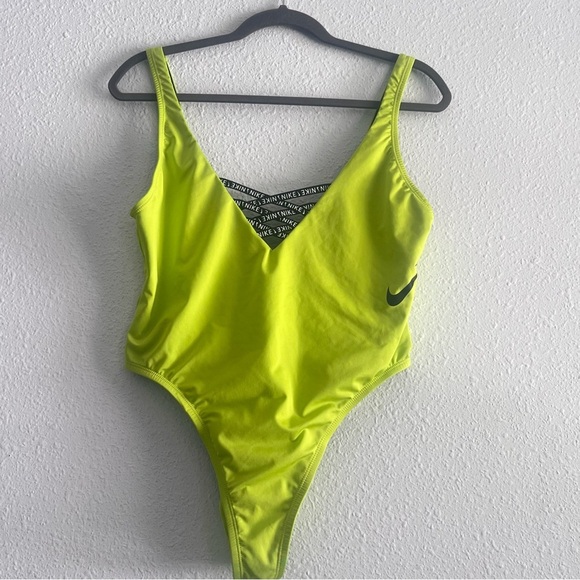 Nike Women's Sneakerkini U-Back One Piece Swimsuit Size XL NWOT - Picture 3 of 9